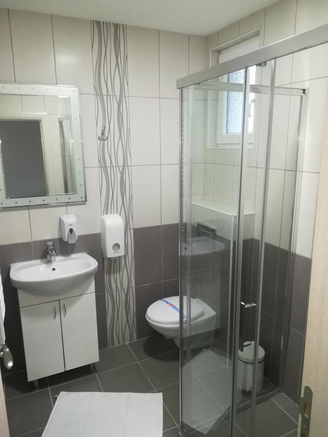 Karavan 123 Raska Экстерьер фото