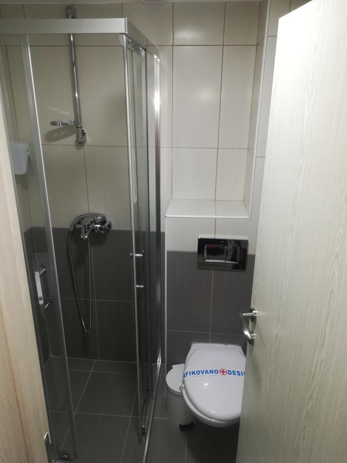 Karavan 123 Raska Экстерьер фото