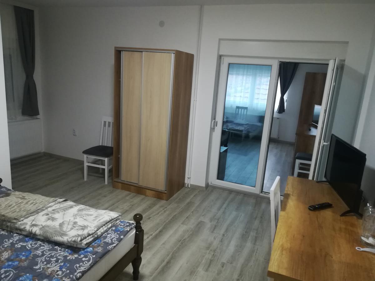 Karavan 123 Raska Экстерьер фото