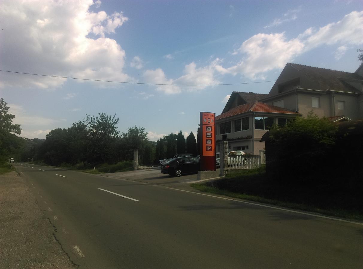 Karavan 123 Raska Экстерьер фото